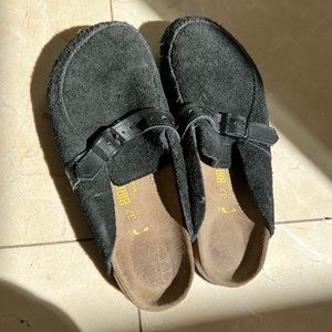 BLACK BIRKINSTOCKS. SIZE 37. Great condition.
